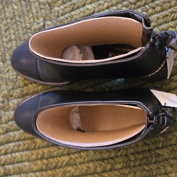 Cole Haan Black Leather Ankle Booties Waterproof - Picture 6 of 8